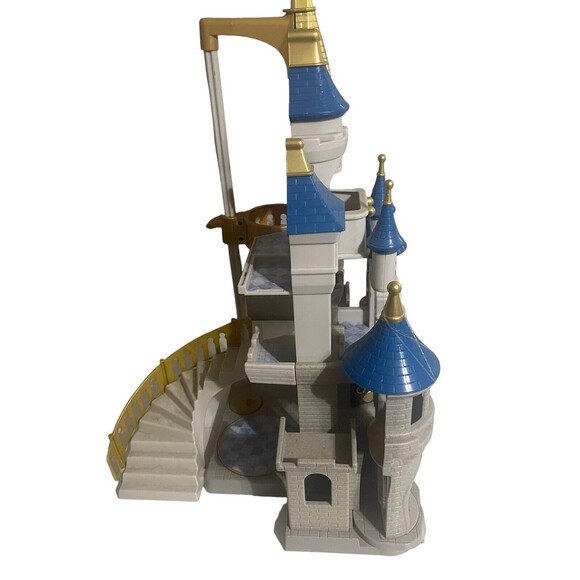 Disney World Cinderella Castle Playset Fireworks Sounds Parks FREE SHIPPING - Picture 2 of 16